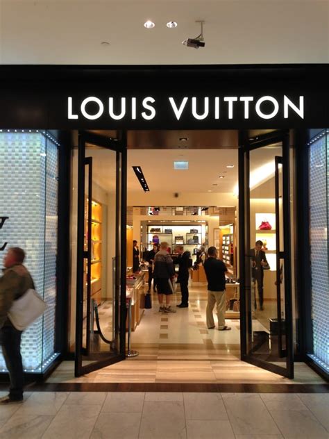 louis vuitton official website netherlands|Louis Vuitton stores in holland.